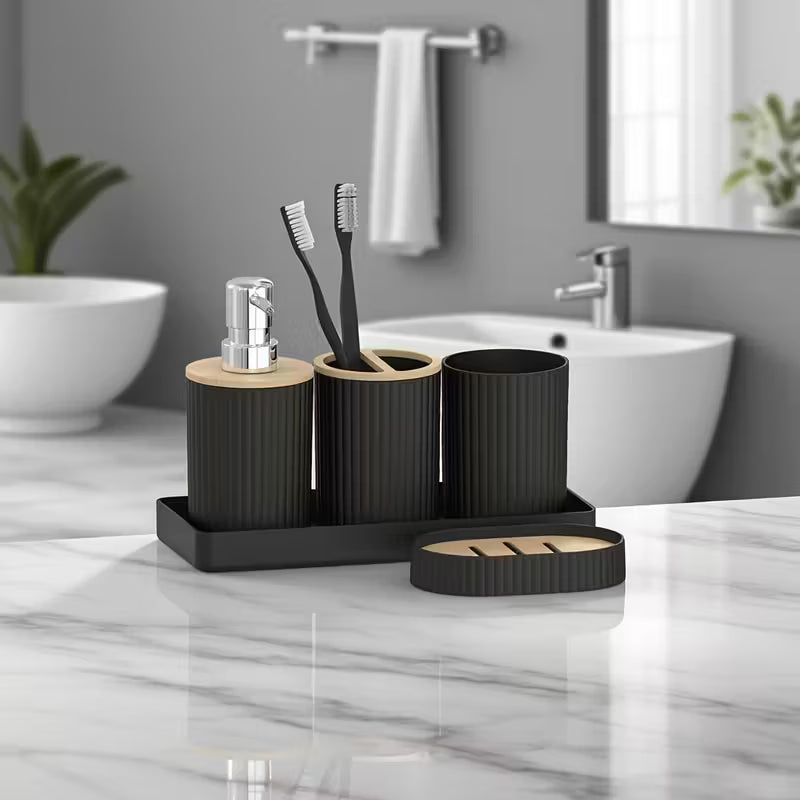 Modernus antracito spalvos vonios rinkinys su padėkliuku – stilingas ir praktiškas sprendimas vonios kambariui.