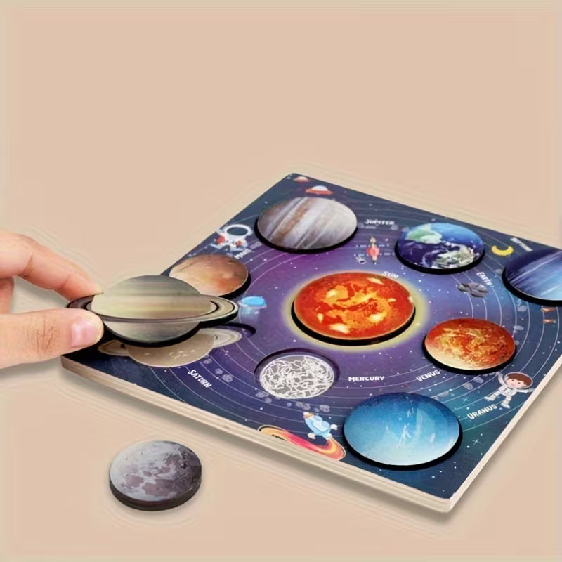Vaikiška medinė kosmoso dėlionė, lavinanti motoriką ir pažinimą