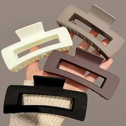 neutralios spalvos plaukų sagtukai – stilingi ir tvirti kasdieniam naudojimui