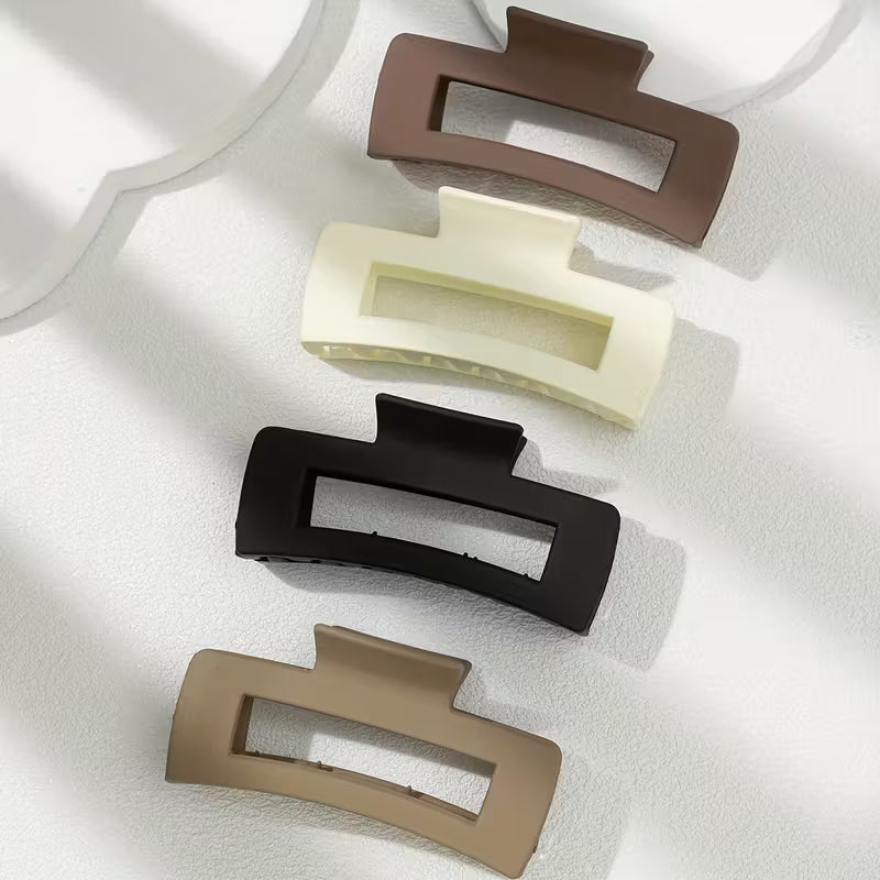 plastikiniai plaukų segtukai su stipriu užsegimu – modernus plaukų aksesuaras